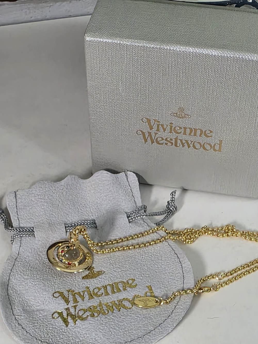 Vivienne Westwood Gold Orb Pendant Necklace All Inclusive - Picture 4 of 5